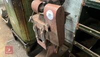 A X LINISHER BELT SANDER - 10