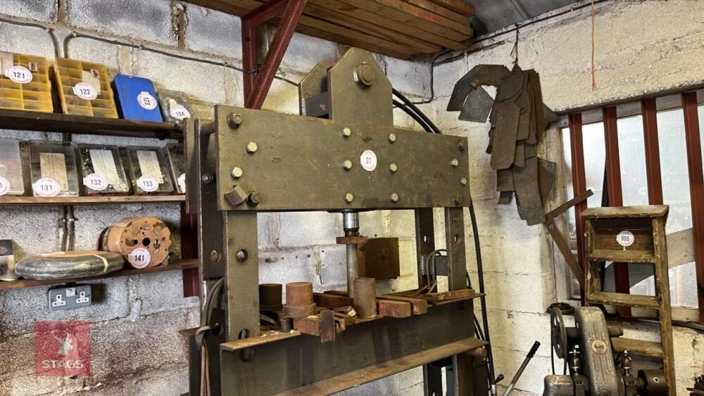 HOMEMADE HYDRAULIC METAL WORKING PRESS