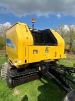 2012 NEW HOLLAND BR7060 ROUND BALER - 7