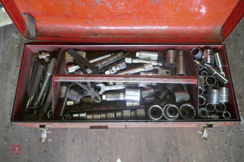 METAL TOOLBOX AND SOCKETS