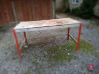 PACKING TABLE/WORKBENCH