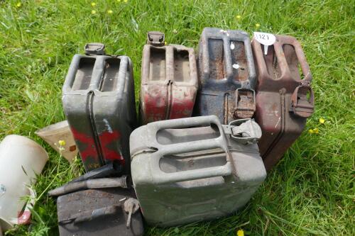 5 JERRY CANS/PETROL FUEL CAN/FUNNELS