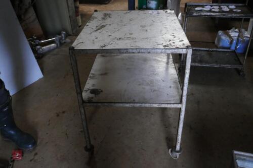 75CM X 60CM X 80CM WHEELED WORKBENCH