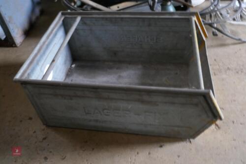 LARGE METAL TRAY