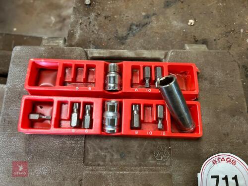 2 SOCKET SET - INCOMPLETE