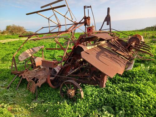 ALBION 5A TRACTOR DRAWN BINDER