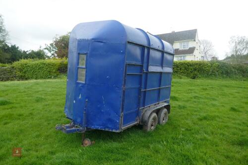 TWIN AXLE HORSE BOX/TRAILER