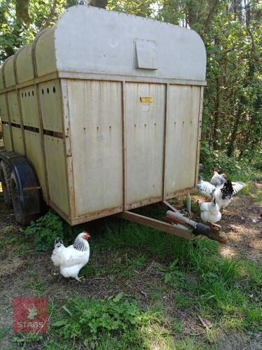 R YATES & SONS 9' LIVESTOCK TRAILER