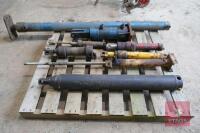 8 USED HYDRAULIC RAMS