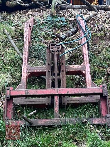 MASSEY FERGUSON 40 FRONT END LOADER