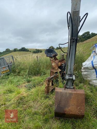 TWOSE TRACTOR MOUNTED DIGGER (S/R)