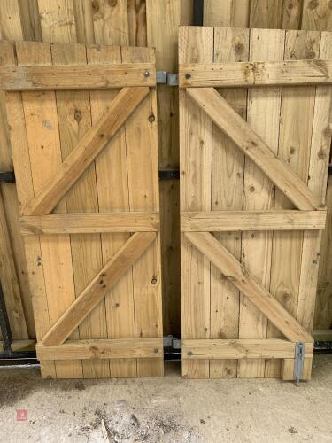 PAIR OF STABLE/BARN DOORS