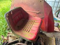 1996 MASSEY FERGUSON 2WD TRACTOR - 32