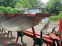 KVERNELAND VD85 5 FURROW PLOUGH - 4