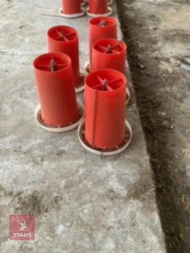 5 MINOLA POULTRY FEEDERS