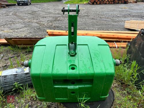 900KG JOHN DEERE WEIGHT BLOCK