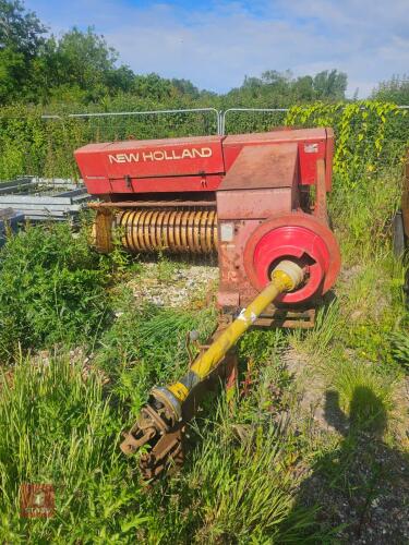 NEW HOLLAND 276 CONVENTIONAL BALER