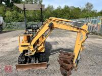 CASE 1.5TON MINI DIGGER - 4