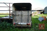 HENRY BLOWERS 11' X 5' HORSE TRAILER - 9