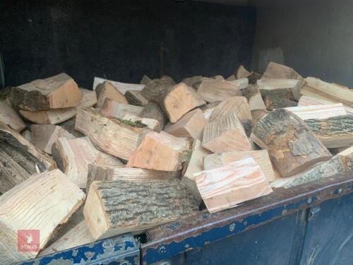 LAND ROVER LOAD OF HARDWOOD LOGS