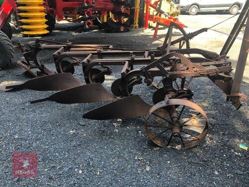 INTERNATIONAL 4 FURROW PLOUGH (S/R)