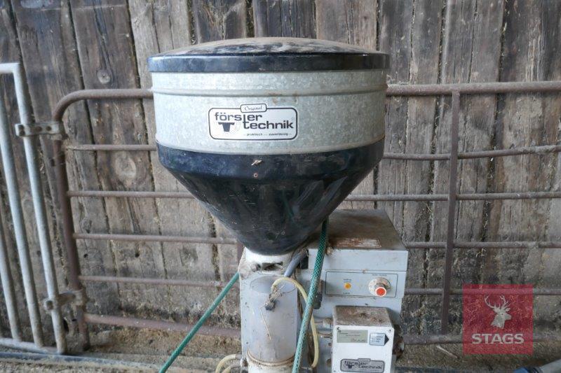 FOSTER TECHNIK AUTOMATIC CALF FEEDER