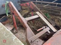 MASSEY FERGUSON 40 FRONT END LOADER - 9