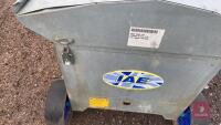 IAE GALVANISED MOBILE HAY RACK - 7