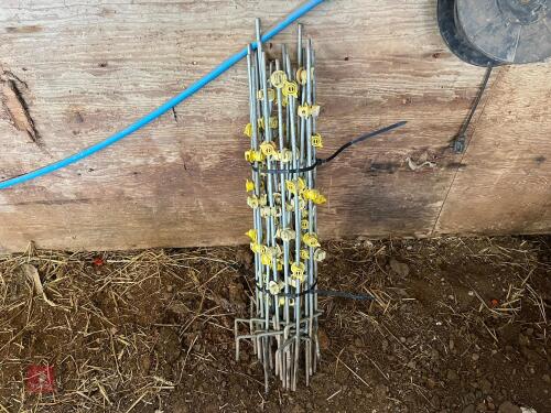 20 GALVANISED RAPPA FENCING STAKES (4)