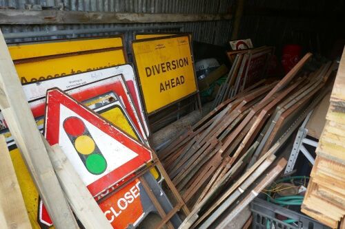 LARGE QTY OF ROAD SIGNS