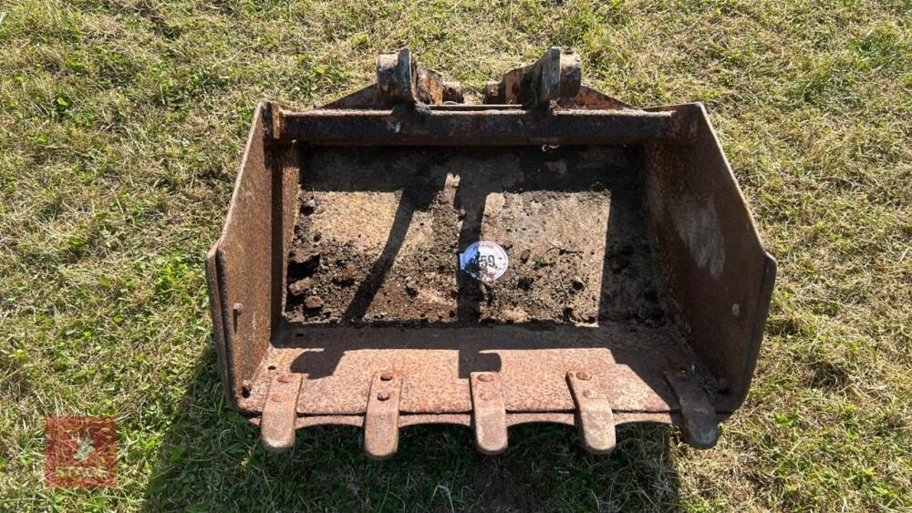 2' BACK ACTOR DIGGING BUCKET C/W TEETH