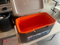 COLEMAN XTREME COOLER - 2