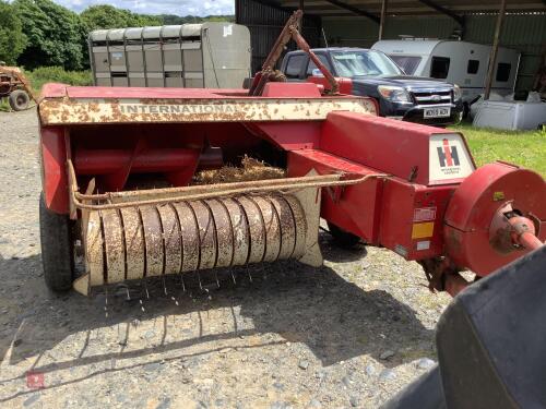 INTERNATIONAL 430 SQUARE BALER