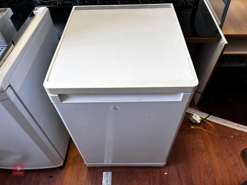 BISCH 240V UNSERCOUNTER FRIDGE