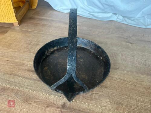 CAST IRON SWING SKILLET