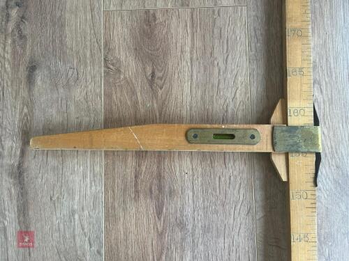 VINTAGE EQUINE MEASURING STICK