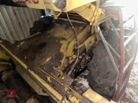 1976 NEW HOLLAND 1520 COMBINE - 12