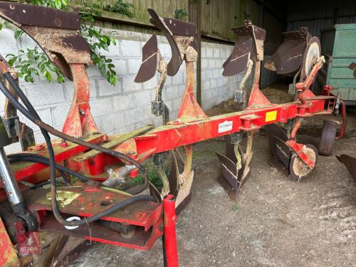 MASSEY FERGUSON 4 FURROW TURNOVER PLOUGH