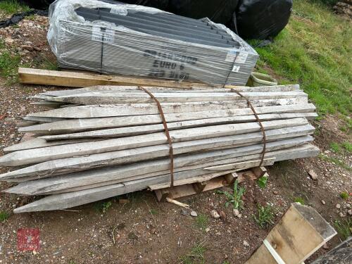 PALLET OF SQUARE FENCING STAKES (17)