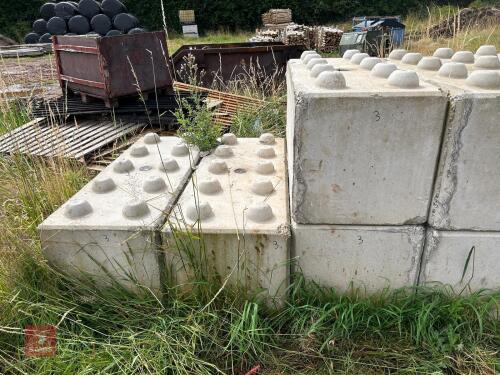 4 CONCRETE LEGO BLOCKS (3)