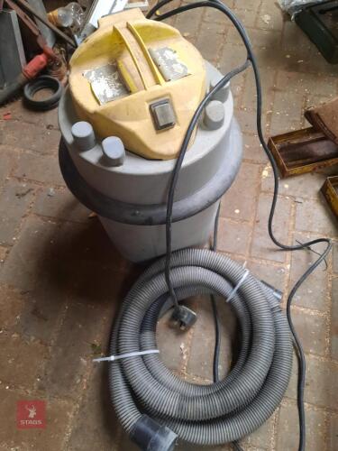 INDUSTRIAL VACUUM CLEANER