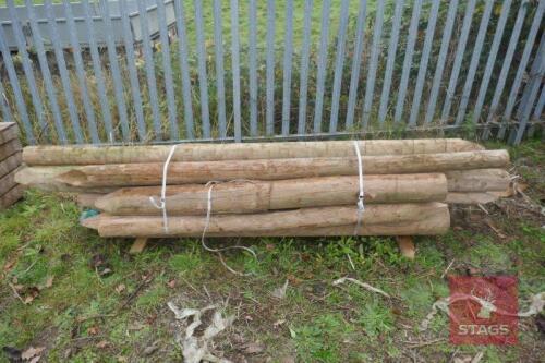 24 MIXED WOODEN STAKES (NO 21)
