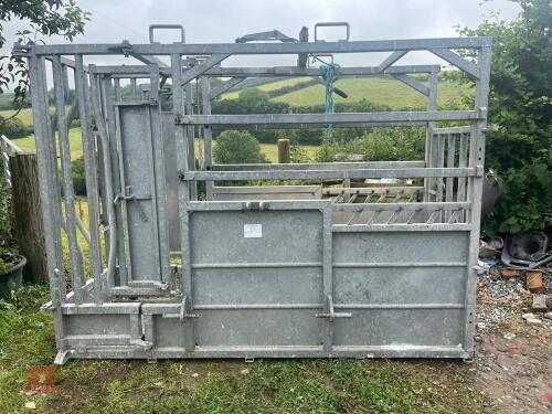 IAE CRUSADER GALVANISED CATTLE CRUSH