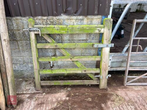 4' WOODEN HUNTING GATE