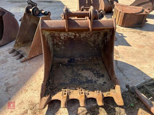 41'' DIGGING BUCKET WITH TEETH (4)