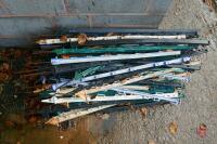 APPROX 50 PLASTIC ELECTRING FENCE STAKES