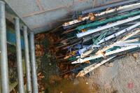 APPROX 50 PLASTIC ELECTRING FENCE STAKES - 3