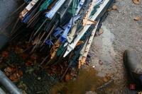 APPROX 50 PLASTIC ELECTRING FENCE STAKES - 4