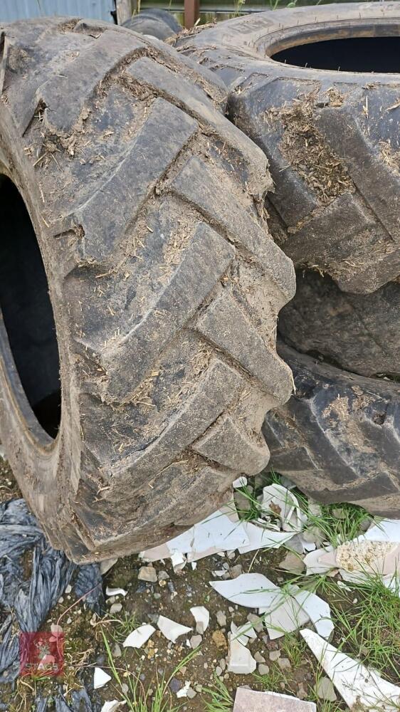 4 BKT 15.5 80 R24 TYRES