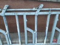 10FT GALV SELF LOCKING FEED BARRIERS - 7